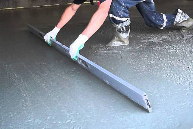Заливка бетоном пола гаража